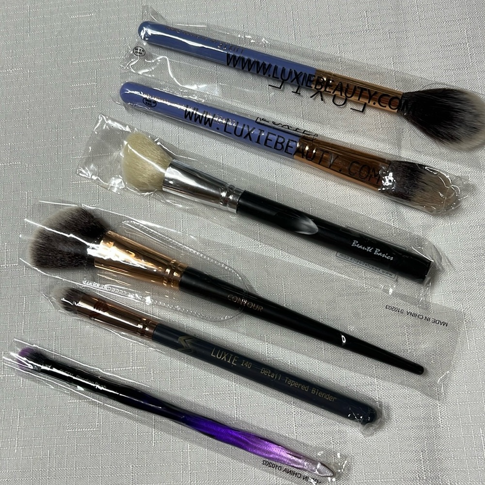 SALE Makeup Brushes brand new variety of brushes